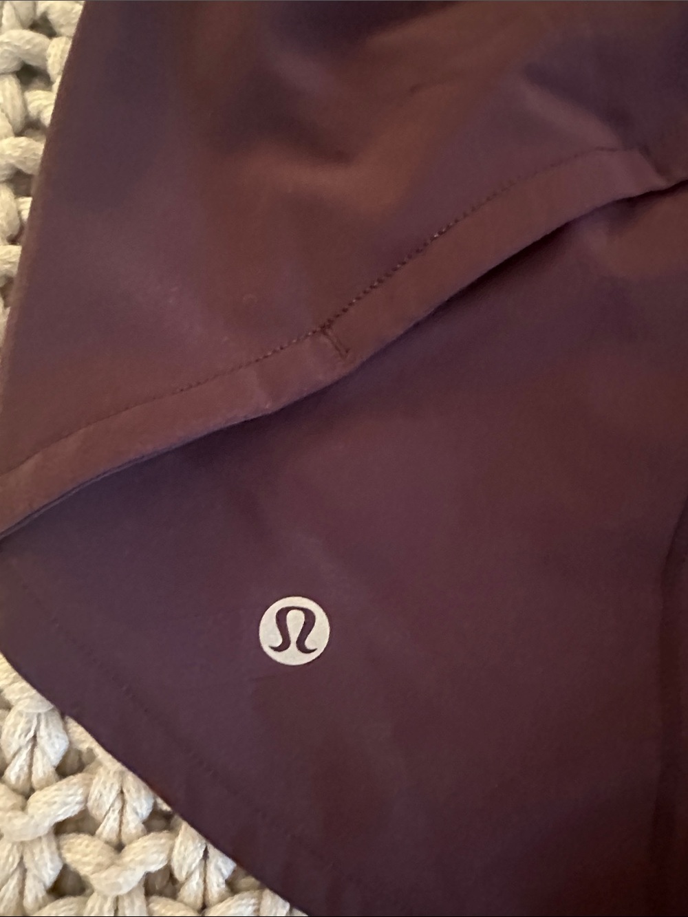 RARE Lululemon Women’s Performance Running Shorts - Maroon 4” inseam size 6 - Picture 3 of 5